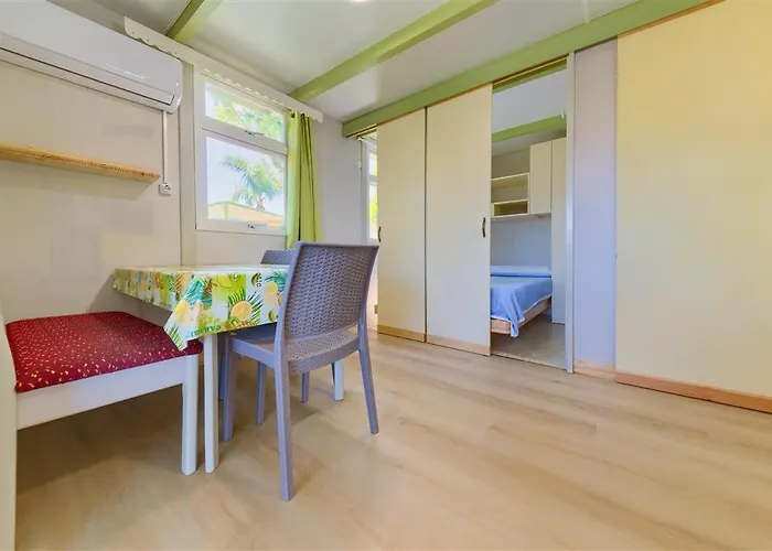 Glamping -bungalows El Faro Camping *