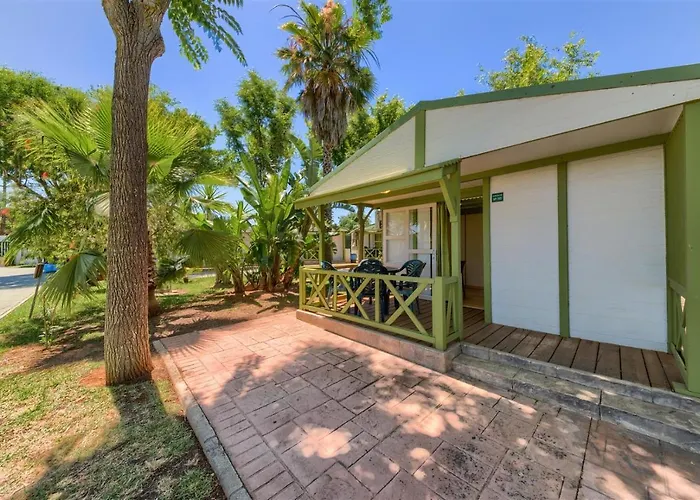 Camping Glamping -bungalows El Faro *