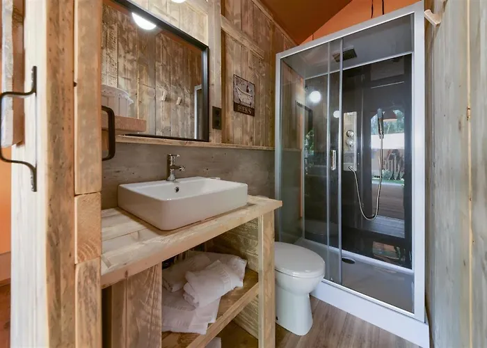 Glamping -bungalows El Faro * Conil De La Frontera