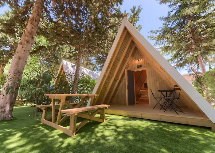 Camping Glamping -bungalows El Faro *