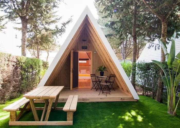 Camping Glamping -bungalows El Faro *