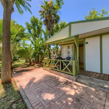 Campsite Glamping -bungalows El Faro *
