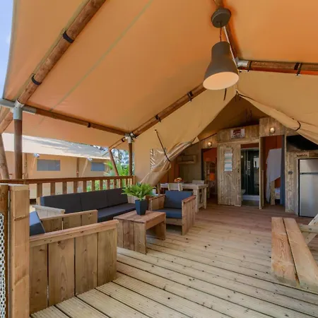 Campsite Glamping -bungalows El Faro